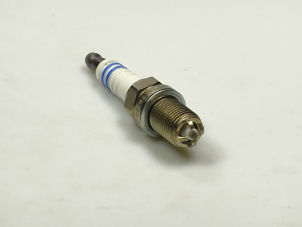 Sytytystulppa (FGR7DQE+) Bosch 8642660