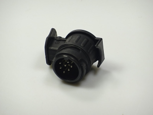 Vetokoukun pistokkeen sovitin 13 nap. -7 napaiseen Volvo 8685525