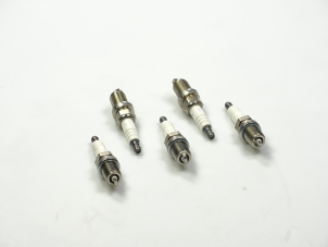 Sytytystulppasarja B520-B525, Turbo OEM V8692071